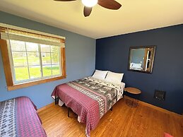 Eden Village Motel & Cottages