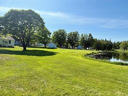Eden Village Motel & Cottages