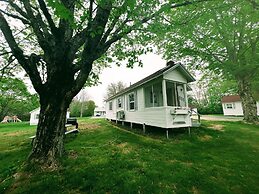 Eden Village Motel & Cottages