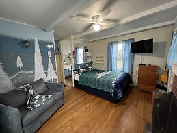 Eden Village Motel & Cottages