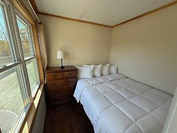 Eden Village Motel & Cottages
