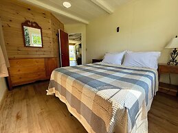 Eden Village Motel & Cottages
