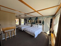 Eden Village Motel & Cottages