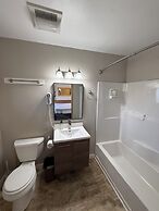 Eden Village Motel & Cottages