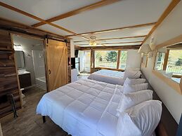 Eden Village Motel & Cottages