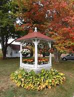 Eden Village Motel & Cottages