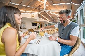 Vitaurina Royal Hotel