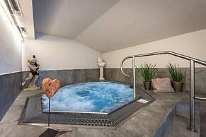 Vitaurina Royal Hotel