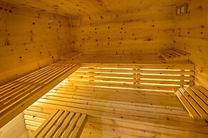 Vitaurina Royal Hotel