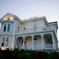 West Cliff Inn - A Four Sisters Inn