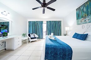 Tropikist Beach Hotel & Resort
