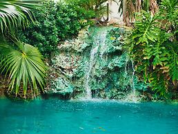 Tropikist Beach Hotel & Resort