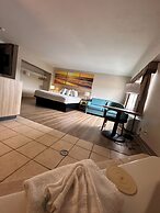 Days Inn & Suites by Wyndham Artesia