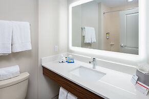 Holiday Inn Express Hotel & Suites Dallas South - Desoto by IHG