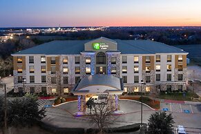 Holiday Inn Express Hotel & Suites Dallas South - Desoto by IHG