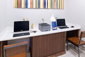Holiday Inn Express Hotel & Suites Dallas South - Desoto by IHG