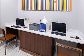 Holiday Inn Express Hotel & Suites Dallas South - Desoto by IHG