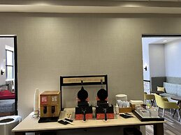 Hampton Inn & Suites Barstow