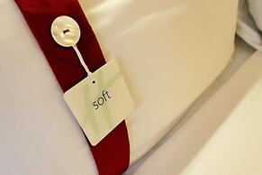 Holiday Inn Express Birmingham Redditch by IHG