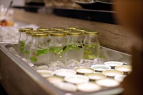 Aurora Riverside Hotel and Spa