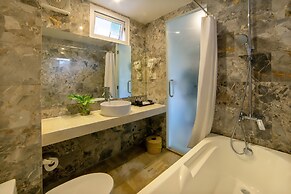 Aurora Riverside Hotel and Spa