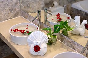 Aurora Riverside Hotel and Spa