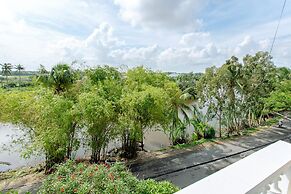 Aurora Riverside Hotel and Spa