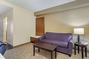 Comfort Suites East