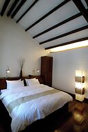 Heritage Suites Hotel
