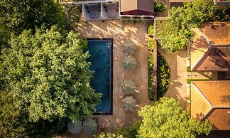 Heritage Suites Hotel