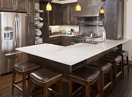 The Arrabelle at Vail Square, A RockResort