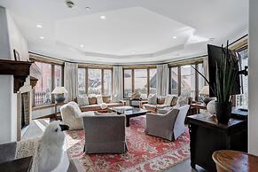 The Arrabelle at Vail Square, A RockResort