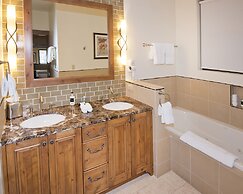 The Arrabelle at Vail Square, A RockResort