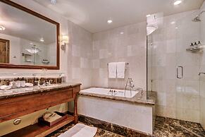 The Arrabelle at Vail Square, A RockResort