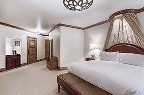 The Arrabelle at Vail Square, A RockResort