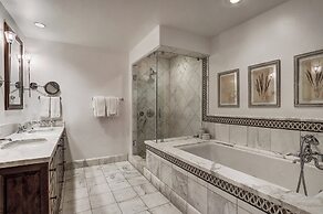 The Arrabelle at Vail Square, A RockResort