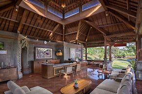 Santi Mandala Villa & Spa