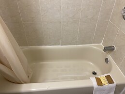 Red Carpet Inn & Suites