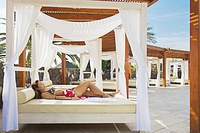 Elba Carlota Beach & Golf Resort