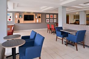 Holiday Inn Express & Suites Parkersburg-Mineral Wells by IHG