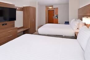 Holiday Inn Express & Suites Parkersburg-Mineral Wells by IHG