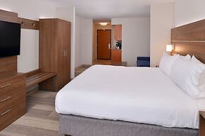 Holiday Inn Express & Suites Parkersburg-Mineral Wells by IHG