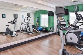 Holiday Inn Express & Suites Parkersburg-Mineral Wells by IHG