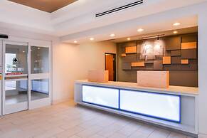 Holiday Inn Express & Suites Parkersburg-Mineral Wells by IHG