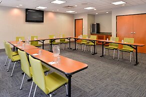 Holiday Inn Express & Suites Parkersburg-Mineral Wells by IHG
