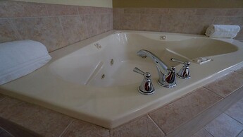 Holiday Inn Express & Suites Pampa by IHG