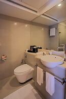 Oakwood Residence Naylor Road Pune