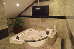 Mahaweli Reach Hotel