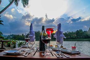 Mahaweli Reach Hotel