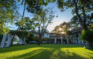 Mahaweli Reach Hotel